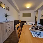 Avram Iancu Private Apartment With Ac
