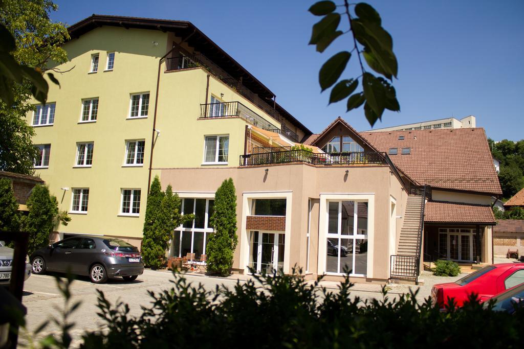 Avram Iancu Private With Ac *